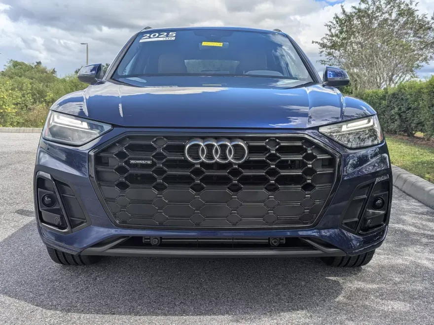 2025 Audi Q5 S line Premium photo 1