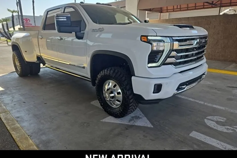 2024 Chevrolet Silverado 3500HD High Country photo 1