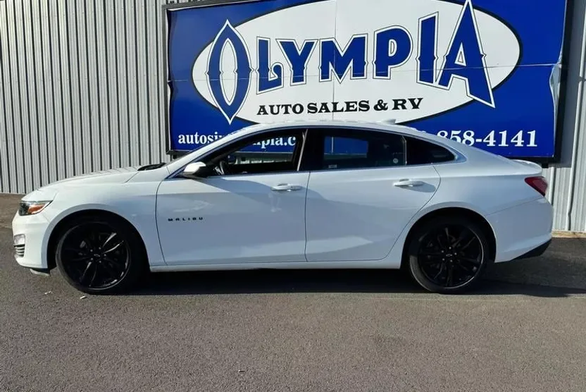 2022 Chevrolet Malibu 1LT photo 1