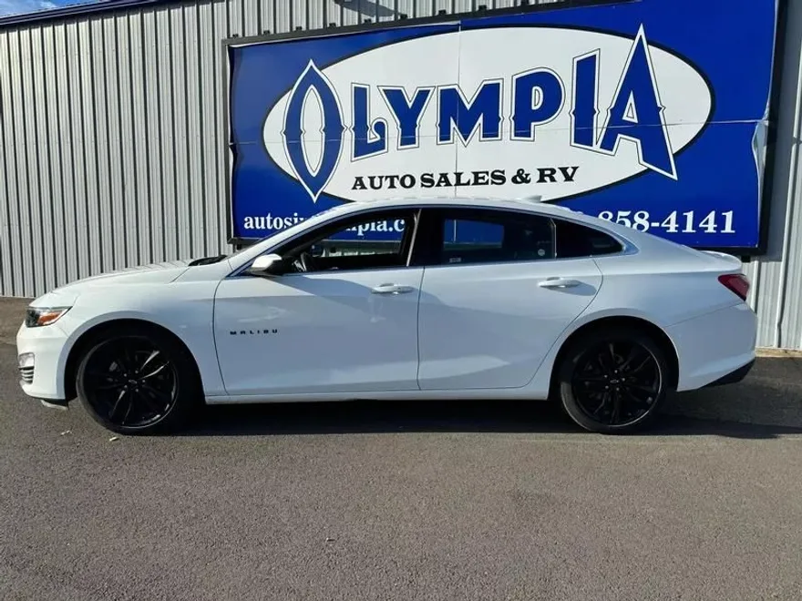 2022 Chevrolet Malibu 1LT photo 1