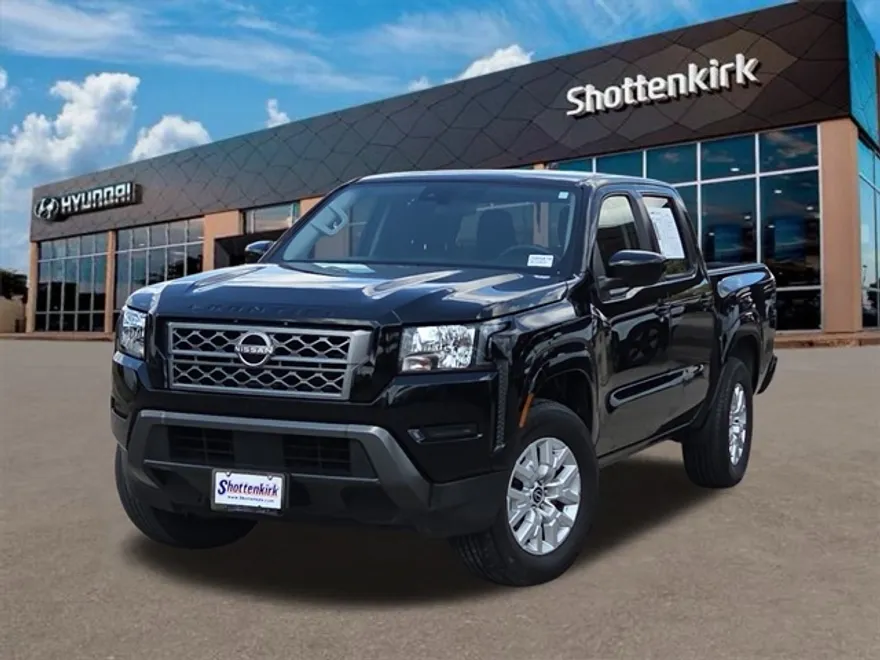 2022 Nissan Frontier SV Crew Cab photo 1