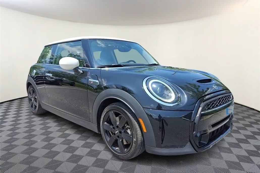 2023 Mini Cooper Hardtop S photo 1