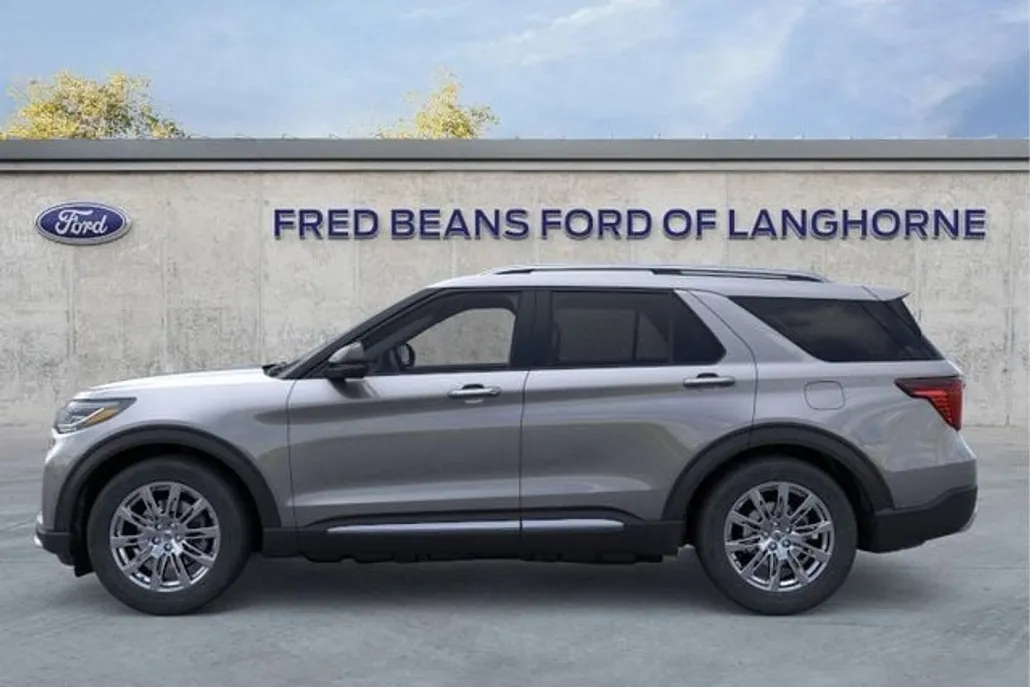 2025 Ford Explorer Platinum photo 1