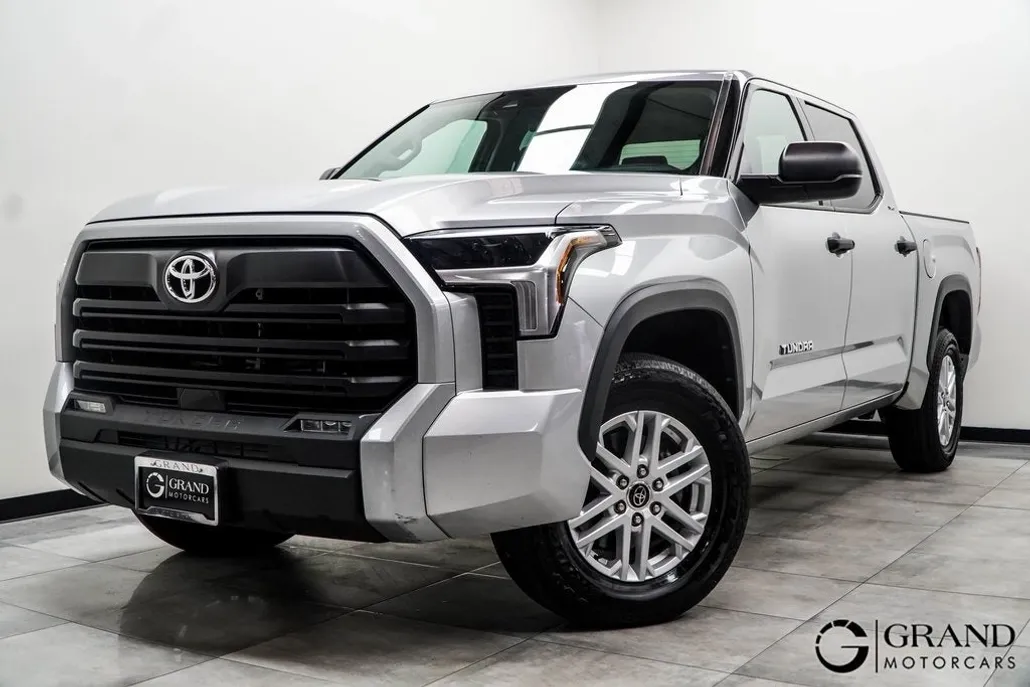 2022 Toyota Tundra SR5 photo 1
