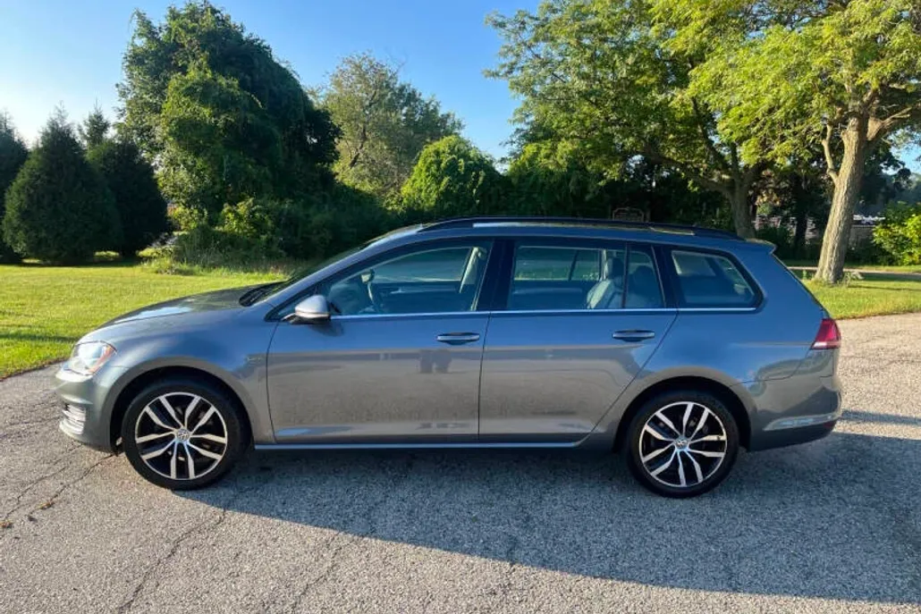2016 Volkswagen Golf SportWagen TSI S photo 1