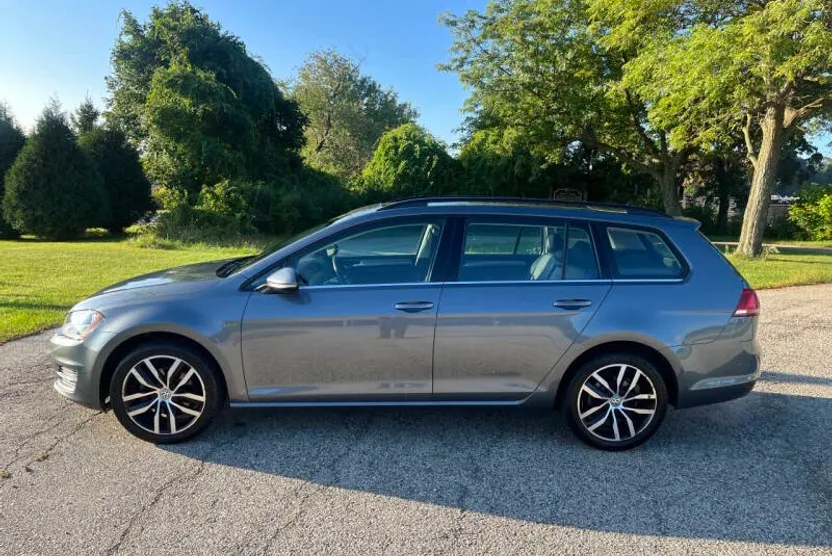 2016 Volkswagen Golf SportWagen TSI S photo 1