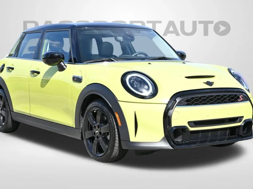 2024 Mini Cooper 4 Door Hardtop S photo 1