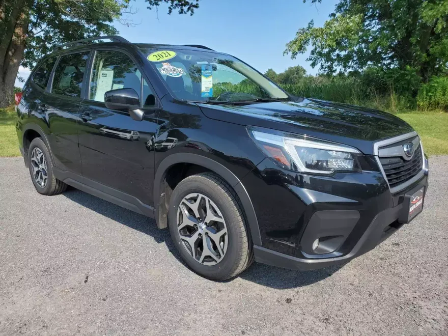 2021 Subaru Forester Premium photo 1