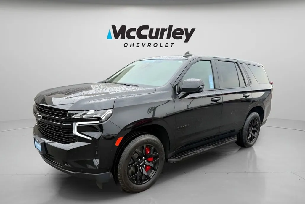 2023 Chevrolet Tahoe RST photo 1