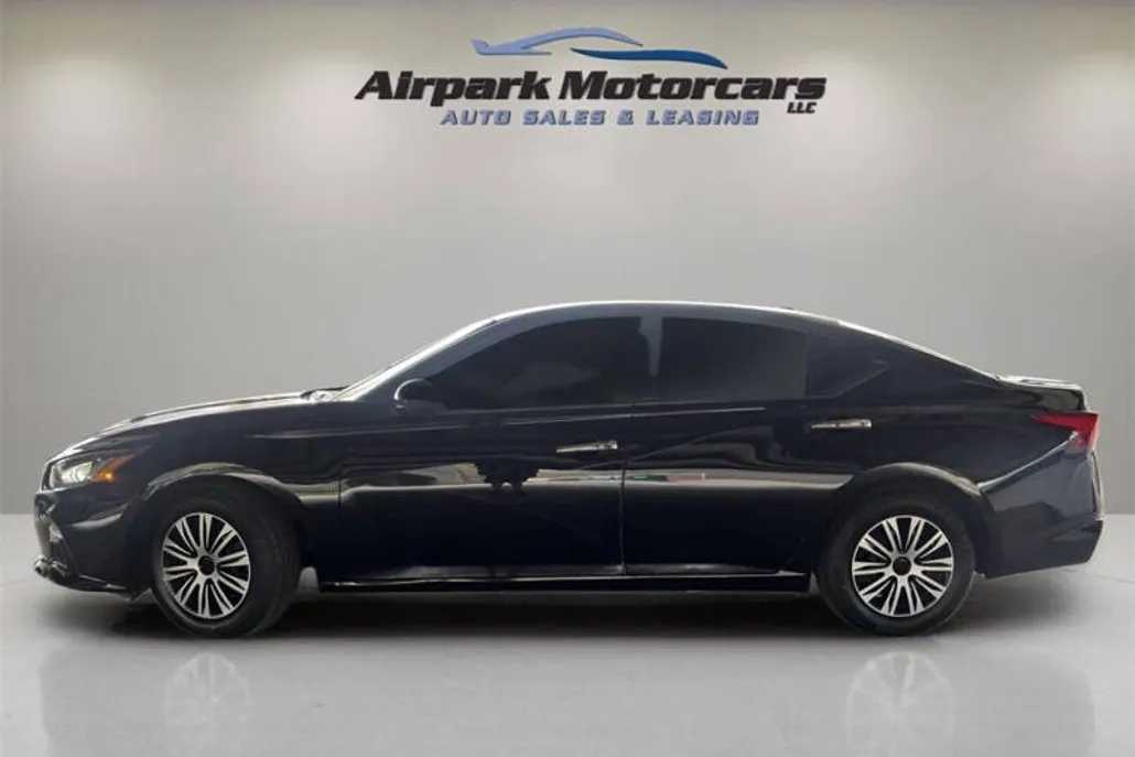 2021 Nissan Altima 2.5 SV photo 1