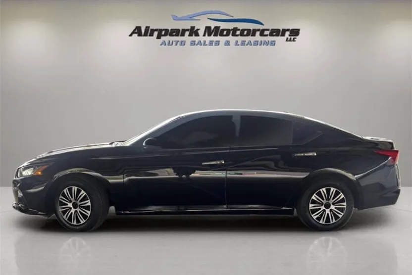 2021 Nissan Altima 2.5 SV photo 1