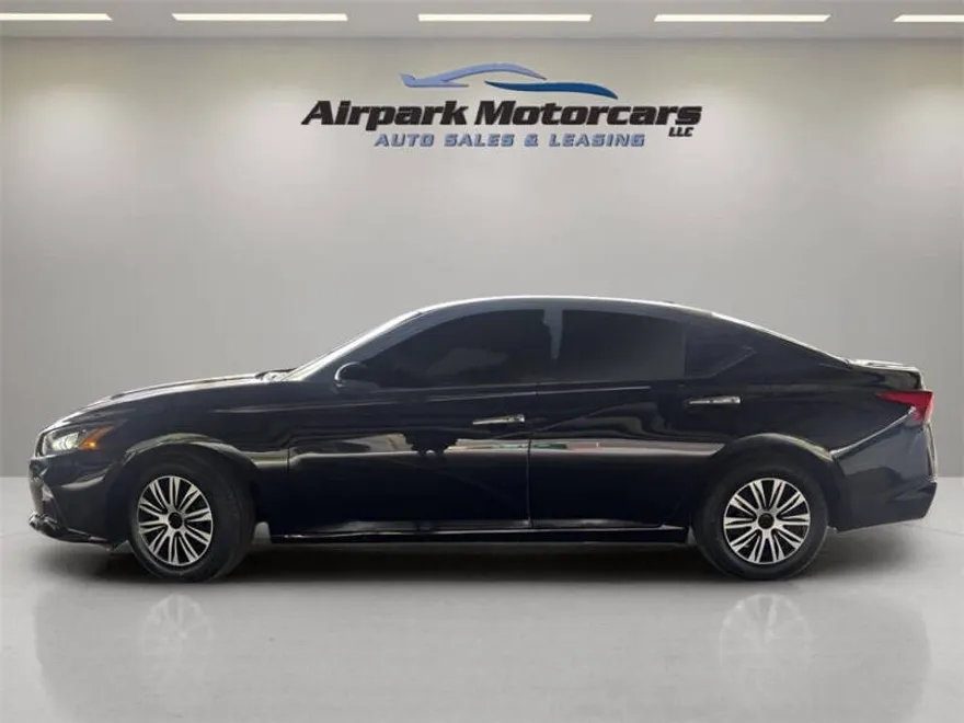 2021 Nissan Altima 2.5 SV photo 1