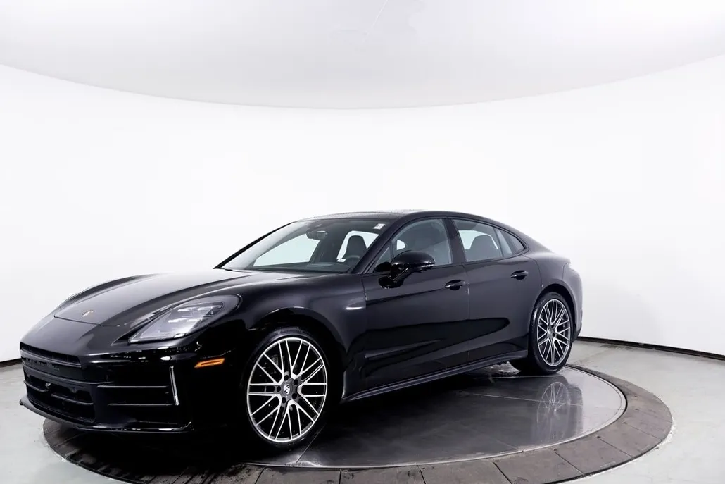 2025 Porsche Panamera 4 photo 1