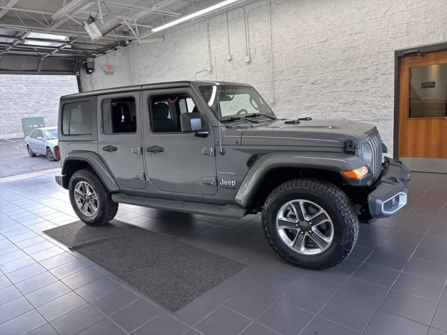 2021 Jeep Wrangler Unlimited Sahara photo 1