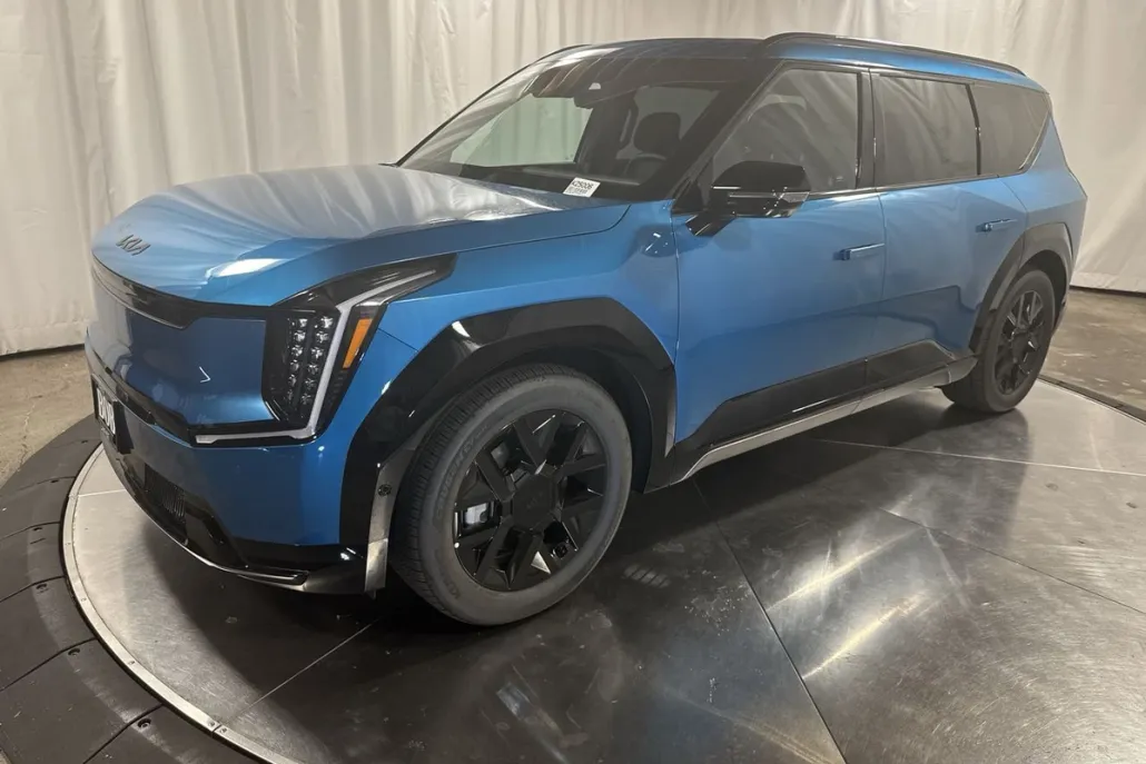 2026 Kia EV9 Land photo 1