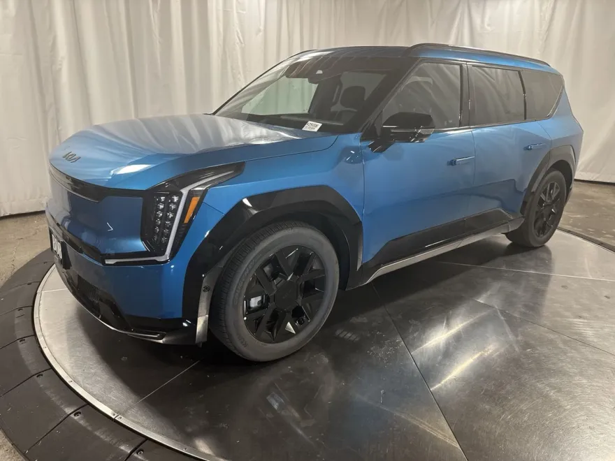 2026 Kia EV9 Land photo 1