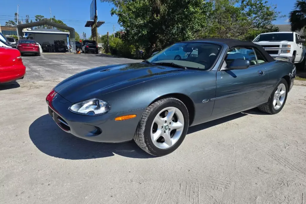 2000 Jaguar XK 8 photo 1