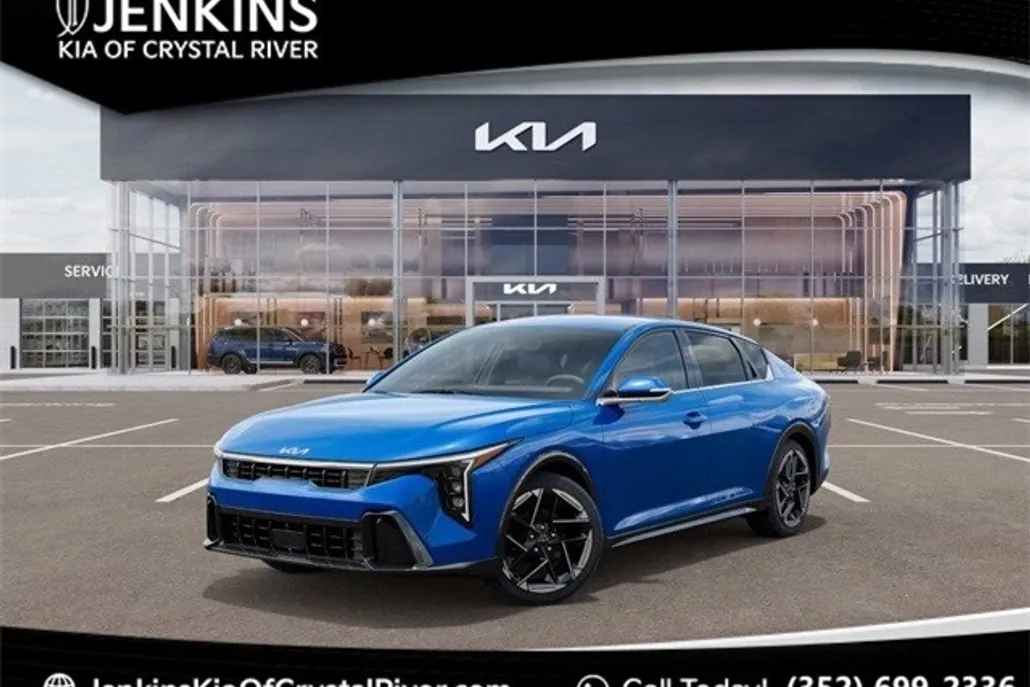 2025 Kia K4 GT-Line photo 1