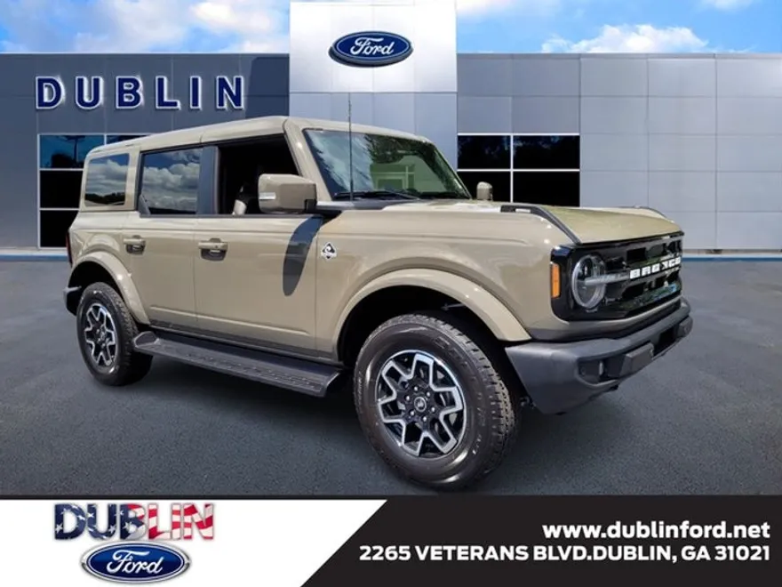 2025 Ford Bronco Outer Banks photo 1