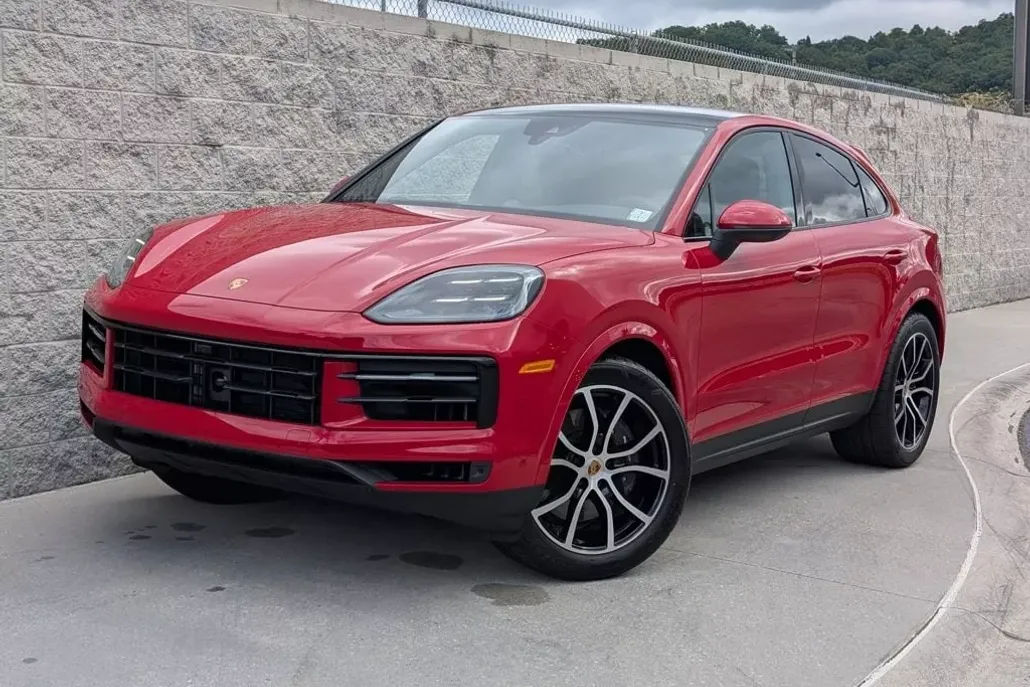 2025 Porsche Cayenne Coupe photo 1