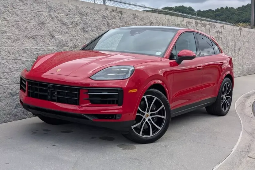 2025 Porsche Cayenne Coupe photo 1