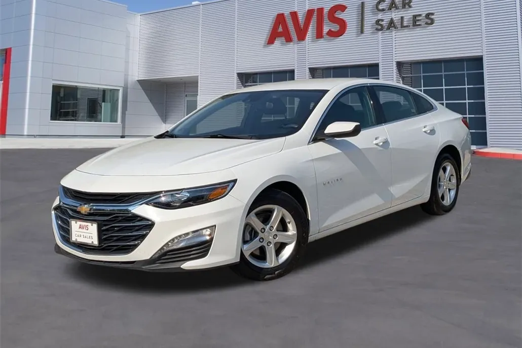 2024 Chevrolet Malibu 1LT photo 1