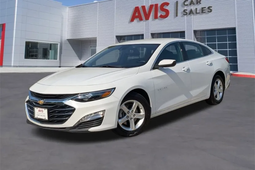 2024 Chevrolet Malibu 1LT photo 1