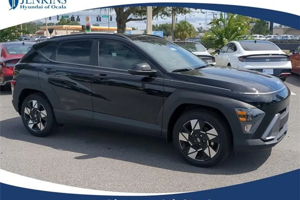 2025 Hyundai Kona SEL photo 1