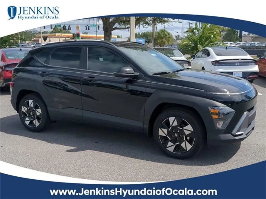 2025 Hyundai Kona SEL photo 1