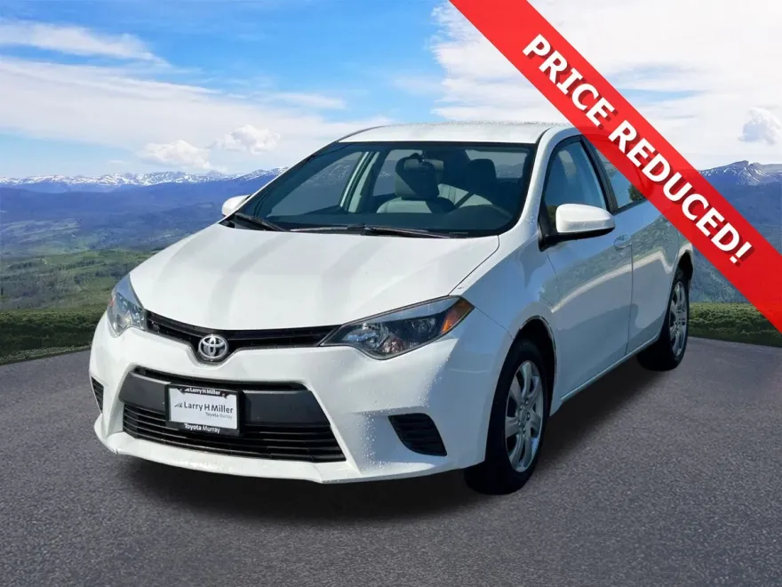 2016 Toyota Corolla LE photo 1