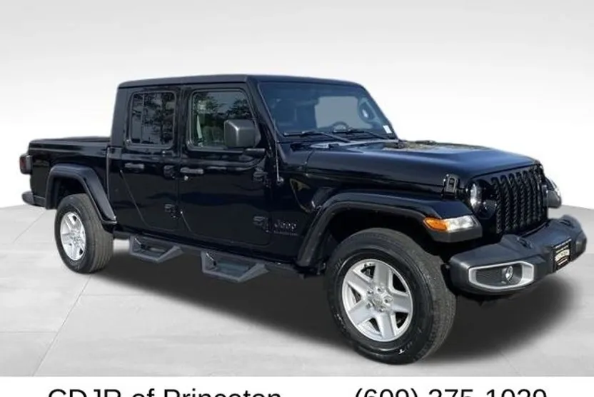 2021 Jeep Gladiator Sport photo 1