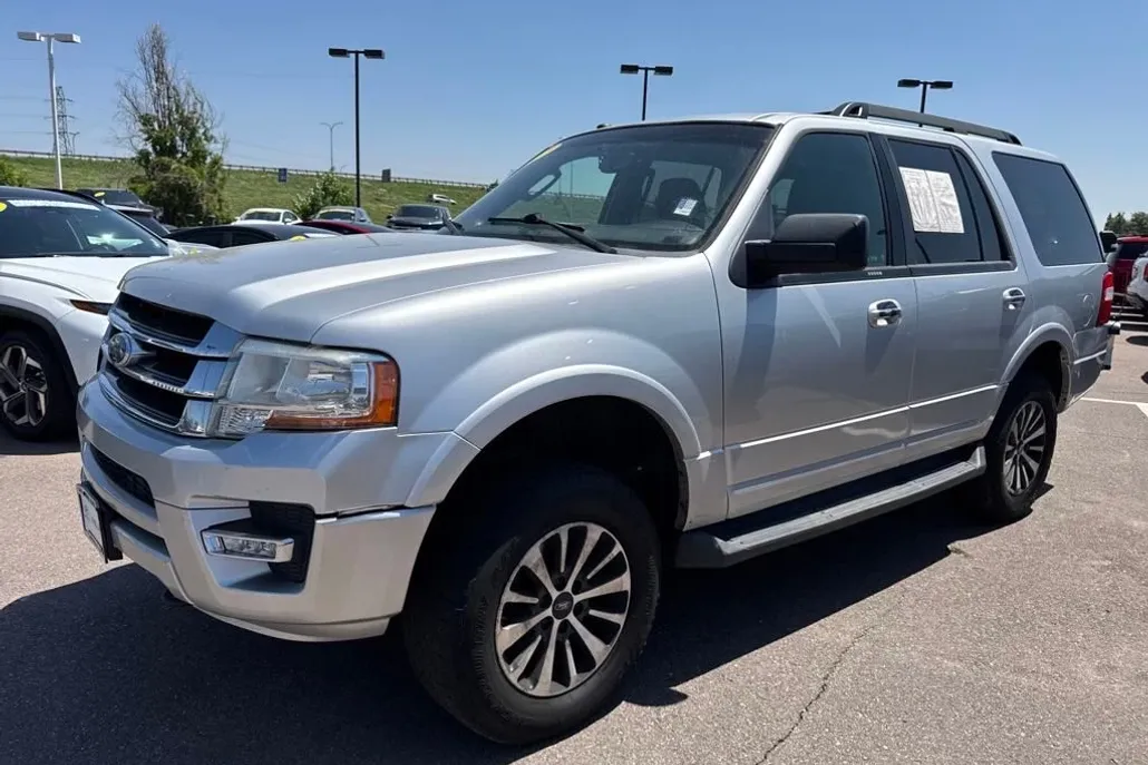 2017 Ford Expedition XLT photo 1