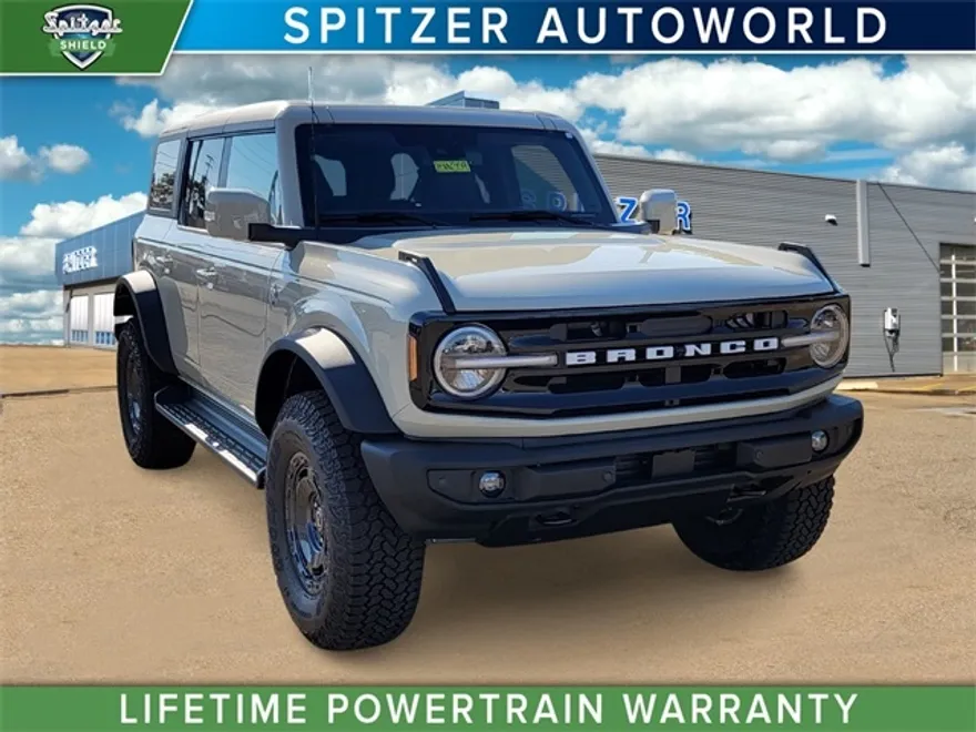 2025 Ford Bronco Outer Banks photo 1