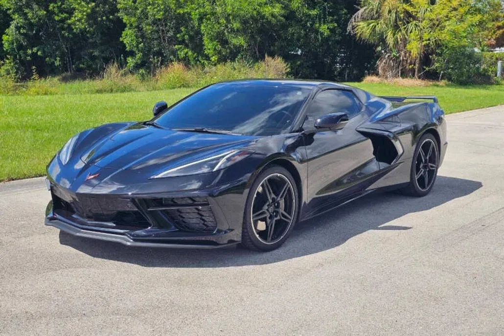 2022 Chevrolet Corvette Stingray Convertible 3LT photo 1