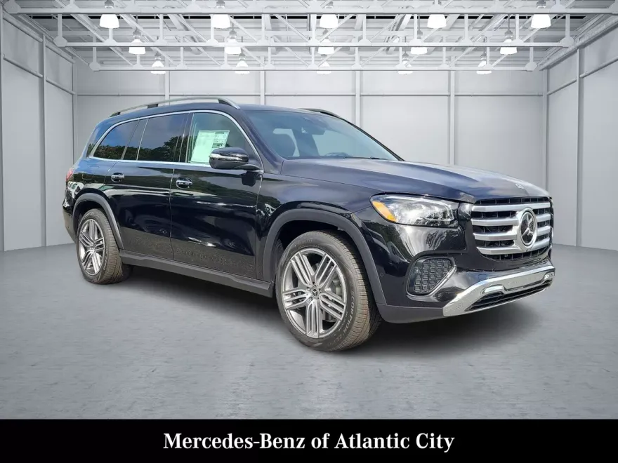 2025 Mercedes Benz GLS 450 4MATIC photo 1