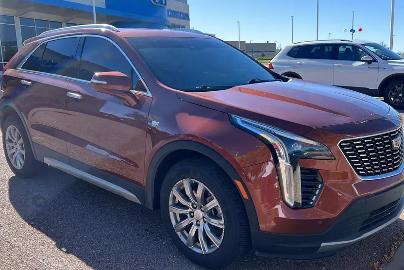 2021 Cadillac XT4 Premium Luxury photo 1
