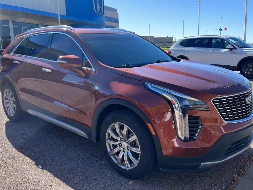 2021 Cadillac XT4 Premium Luxury photo 1