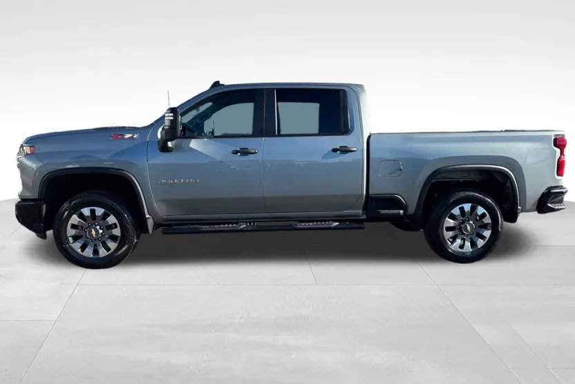 2024 Chevrolet Silverado 2500HD Custom photo 1