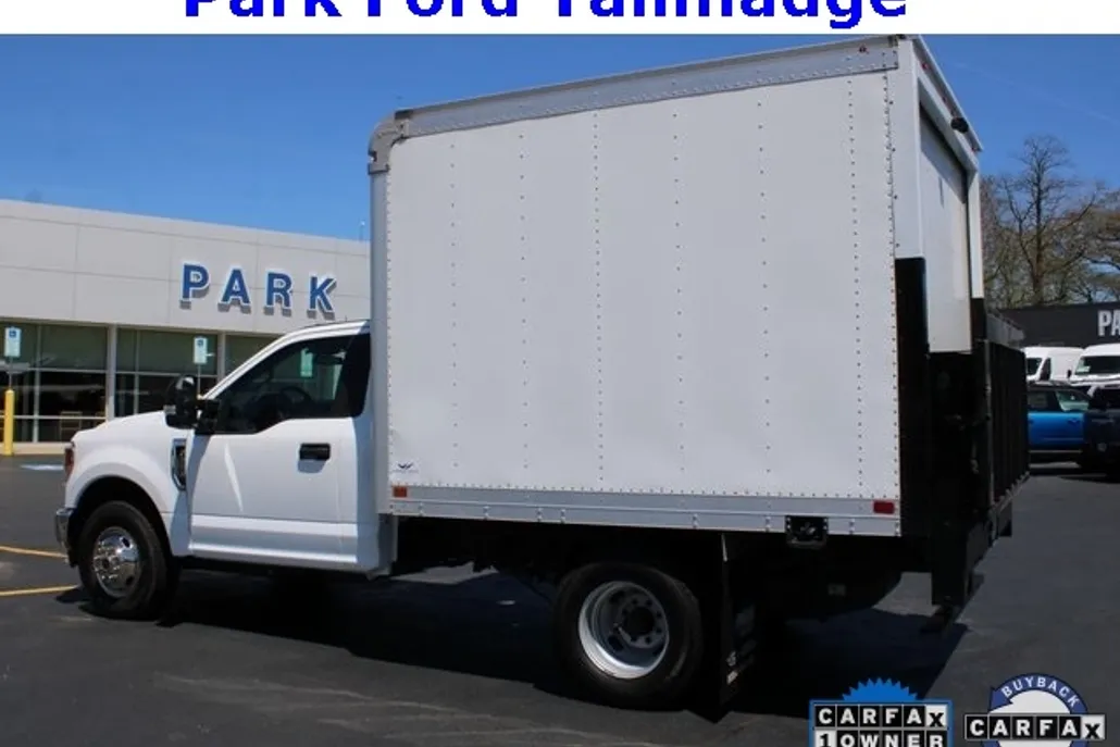 2022 Ford F-350 XL photo 1