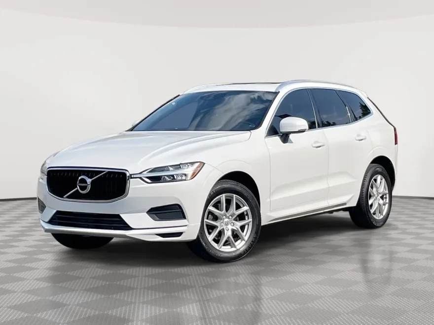 2020 Volvo XC60 Momentum photo 1