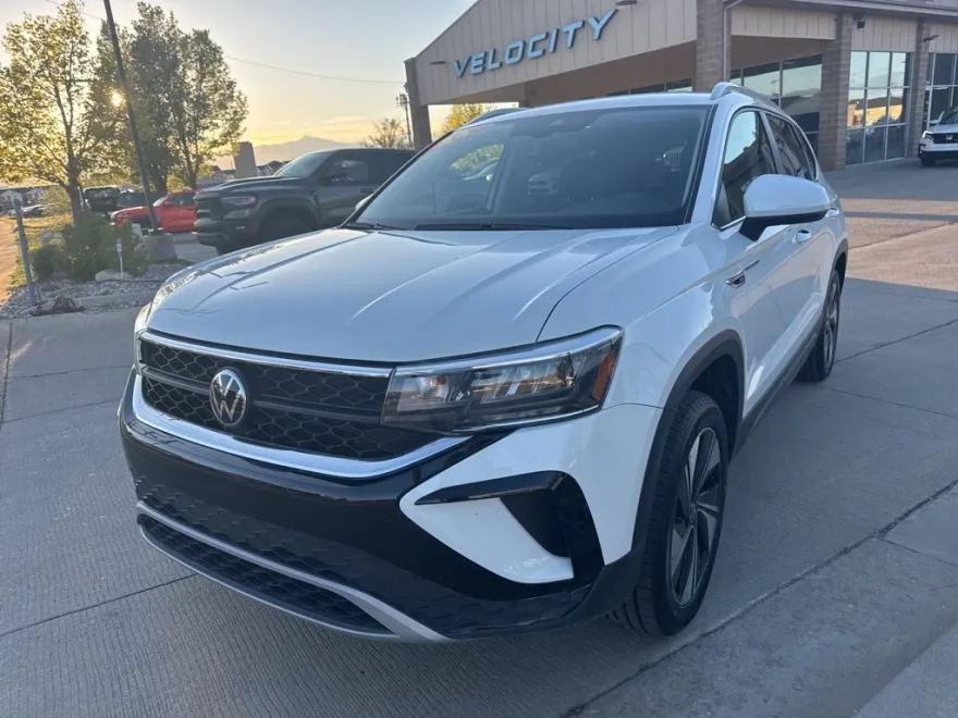 2024 Volkswagen Taos SE photo 3