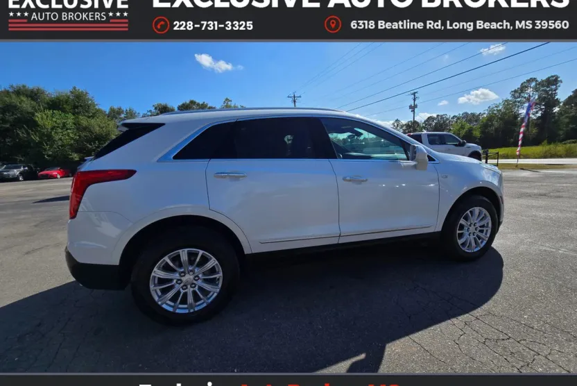 2017 Cadillac XT5 Sport photo 1