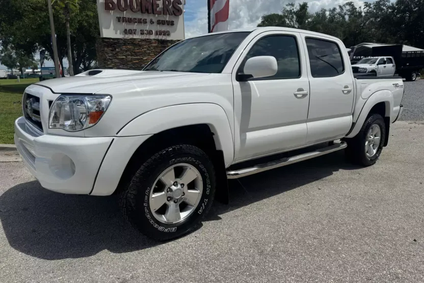 2010 Toyota Tacoma V6 PreRunner photo 1
