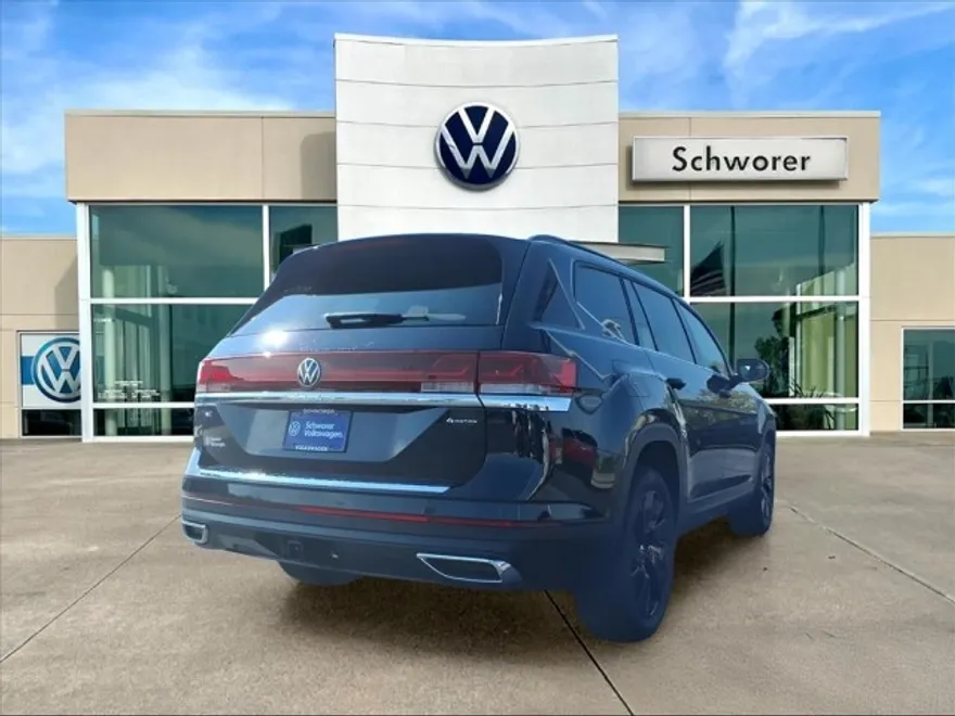2026 Volkswagen Atlas SE Technology photo 1