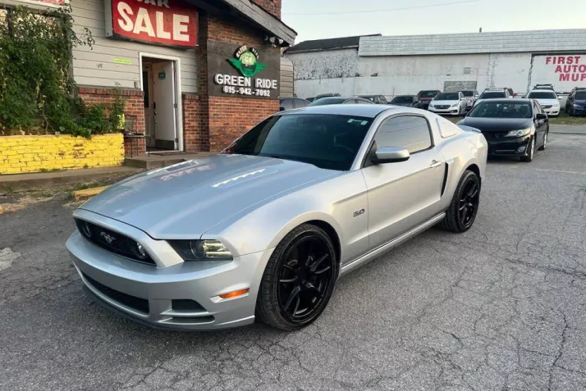 2013 Ford Mustang GT Premium photo 1
