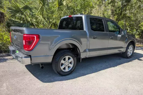 2023 Ford F-150 XLT photo 2