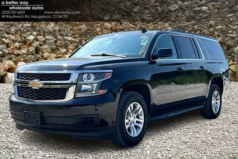2020 Chevrolet Suburban LT photo 1