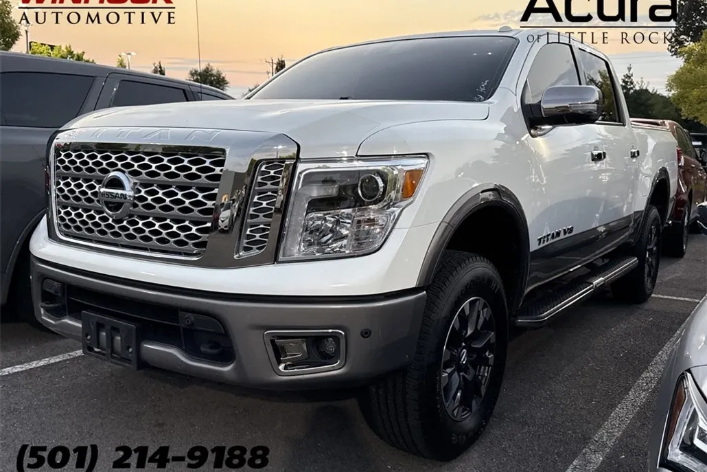 2018 Nissan Titan Platinum Reserve photo 1