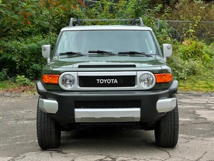 2013 Toyota FJ Cruiser Base photo 1