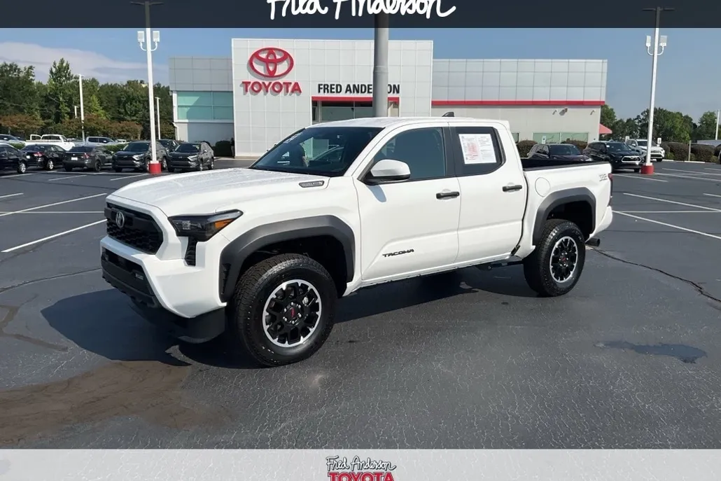 2024 Toyota Tacoma photo 1